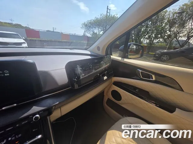 Kia Carnival 2021 thumb 9