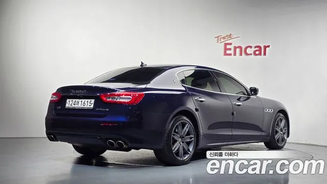 Maserati Quattroporte 2017 thumb 2