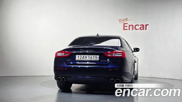 Maserati Quattroporte 2017 thumb 4