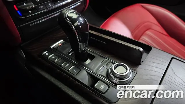 Maserati Quattroporte 2017 thumb 9