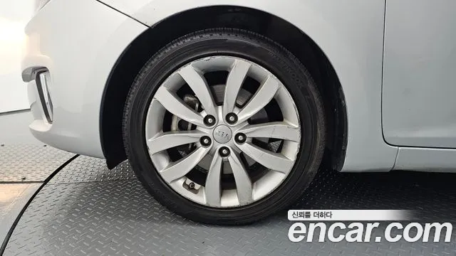 Kia Carens 2014 thumb 5