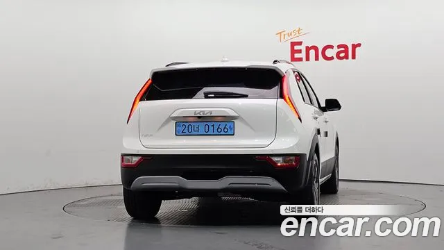 Kia Niro 2023 thumb 4