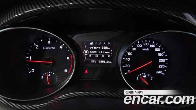 Kia Carnival 2015 thumb 8
