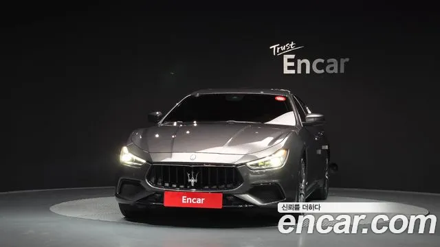 Maserati Ghibli 2021 thumb 3