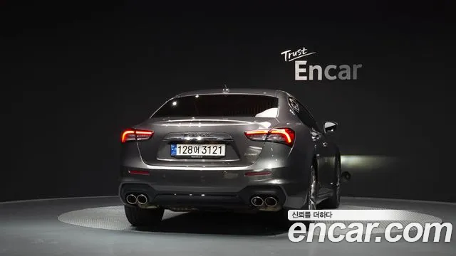 Maserati Ghibli 2021 thumb 4