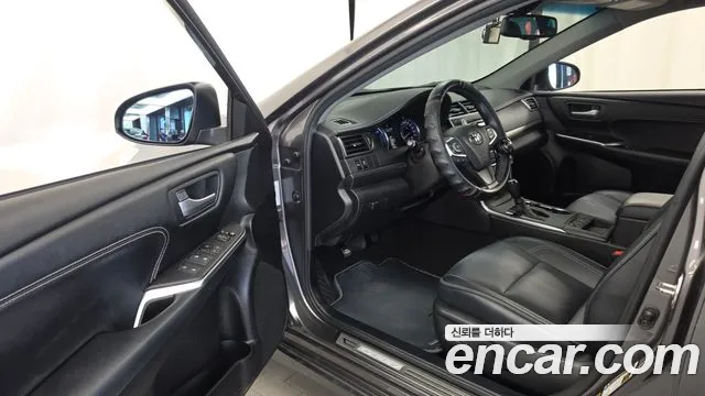 Toyota Camry 2016 thumb 10
