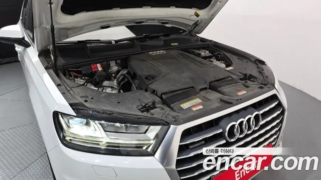 Audi Q7 2019 thumb 6