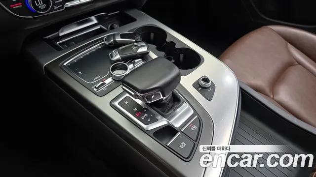 Audi Q7 2019 thumb 9