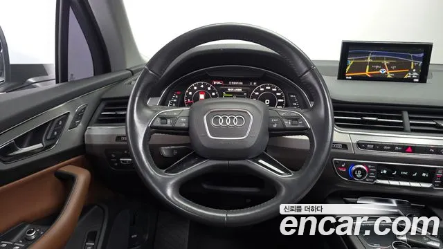 Audi Q7 2019 thumb 12