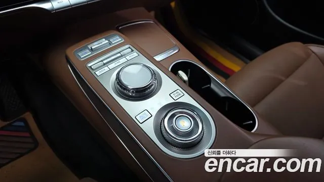 Genesis GV70 2021 thumb 9