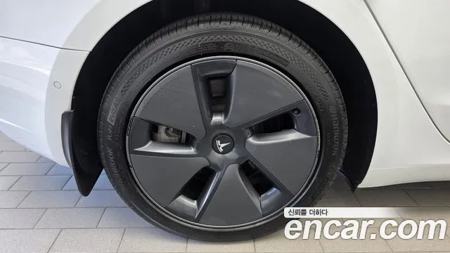 Tesla Model 3 2021 thumb 5