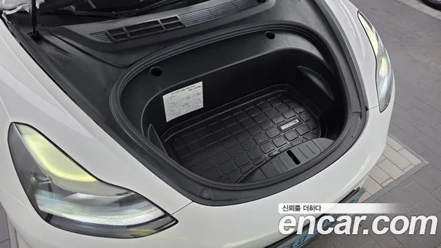 Tesla Model 3 2021 thumb 6