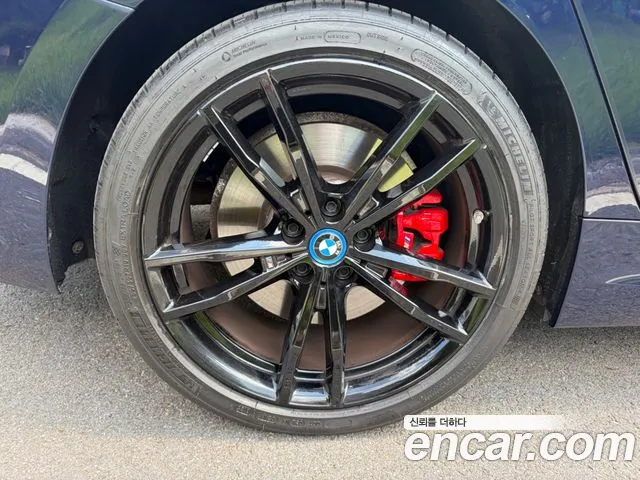 BMW 3-Series 2022 thumb 11