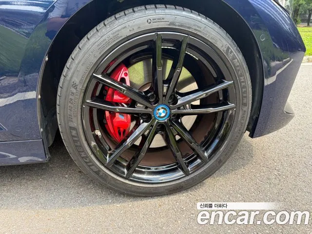 BMW 3-Series 2022 thumb 12