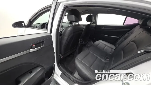 Hyundai Avante 2016 thumb 11