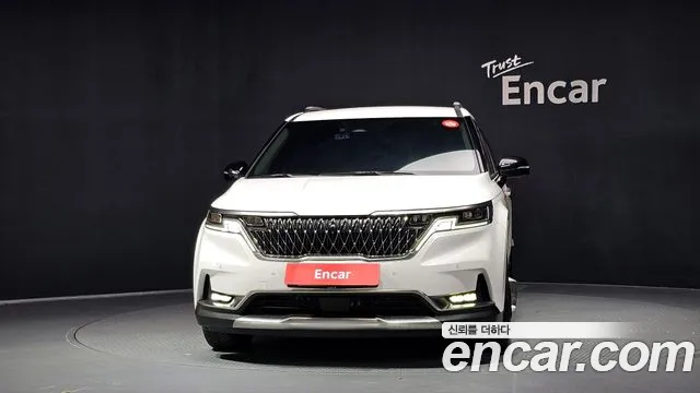 Kia Carnival 2023 thumb 3