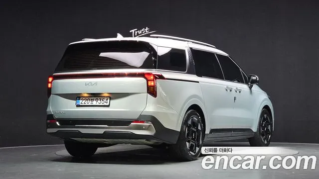 Kia Carnival 2025 thumb 2