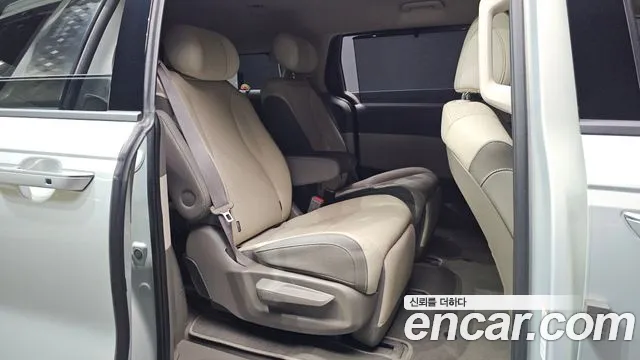 Kia Carnival 2025 thumb 11