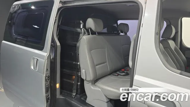 Hyundai Starex 2018 thumb 11