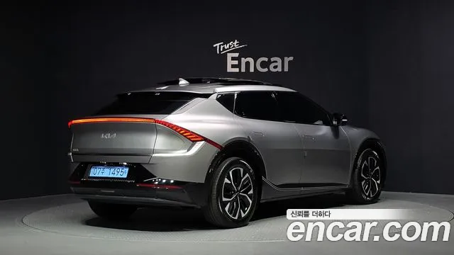 Kia EV6 2023 thumb 2