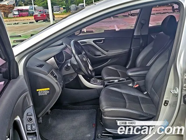 Hyundai Avante 2013 thumb 10