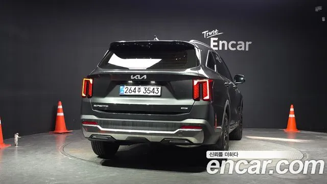 Kia Sorento 2025 thumb 4