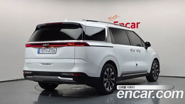 Kia Carnival 2022 thumb 2