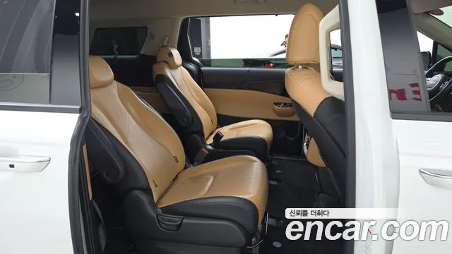 Kia Carnival 2022 thumb 12