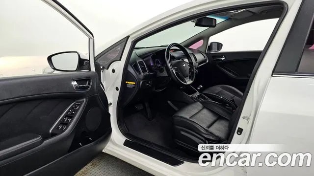 Kia K3 2013 thumb 10