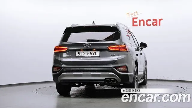 Hyundai Santa Fe 2018 thumb 4