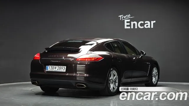Porsche Panamera 2012 thumb 2