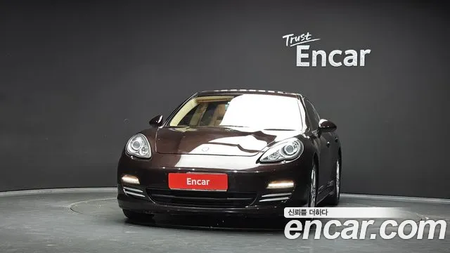 Porsche Panamera 2012 thumb 3