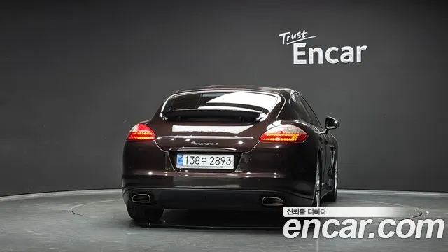 Porsche Panamera 2012 thumb 4