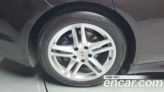 Porsche Panamera 2012 thumb 5