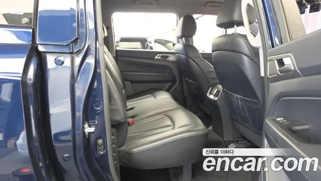 KG_Mobility_Ssangyong Rexton 2018 thumb 12
