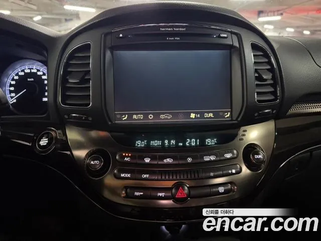 KG_Mobility_Ssangyong Chairman 2013 thumb 10