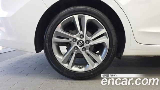 Hyundai Avante 2018 thumb 5