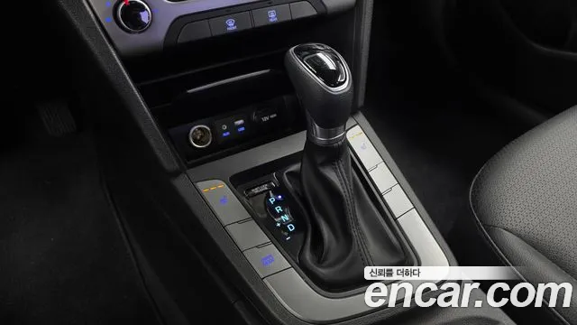 Hyundai Avante 2018 thumb 9