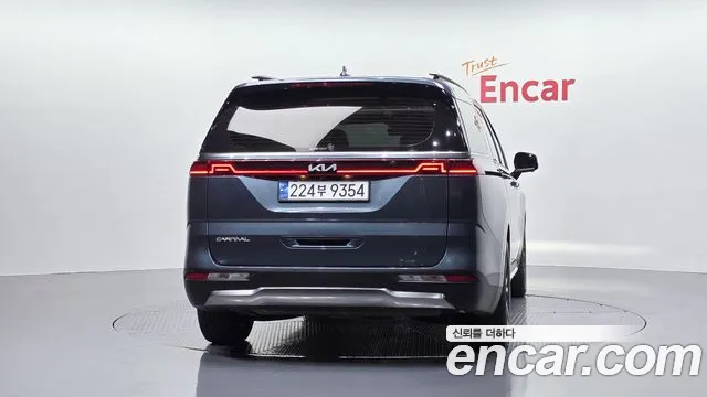 Kia Carnival 2023 thumb 3