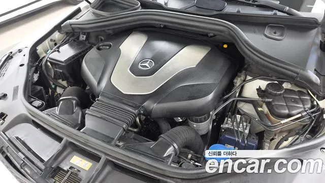 Mercedes-Benz GLE 2016 thumb 6