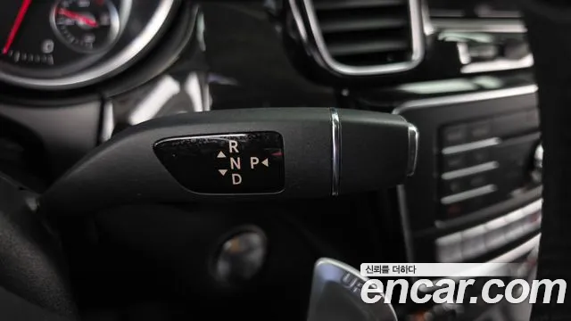 Mercedes-Benz GLE 2016 thumb 9
