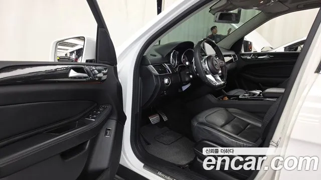 Mercedes-Benz GLE 2016 thumb 10