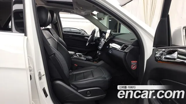 Mercedes-Benz GLE 2016 thumb 11