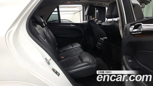 Mercedes-Benz GLE 2016 thumb 12