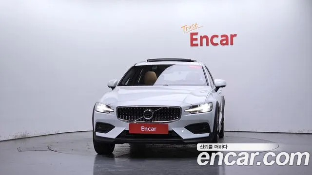 Volvo V60 2026 thumb 2