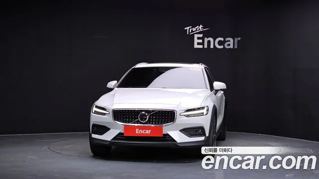 Volvo V60 2025 thumb 2