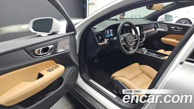 Volvo V60 2025 thumb 9