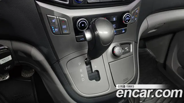 Hyundai Starex 2016 thumb 9