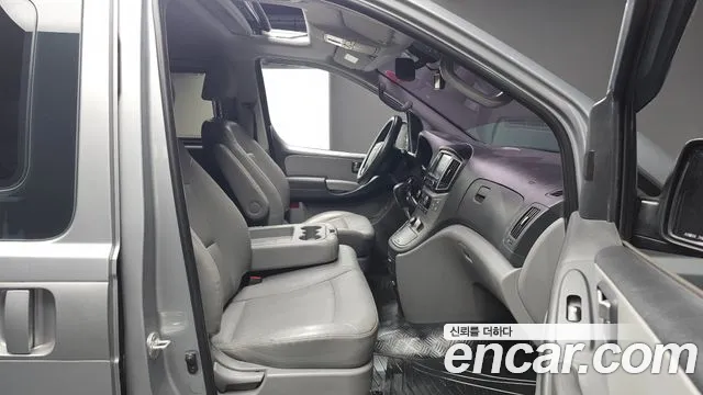 Hyundai Starex 2016 thumb 10