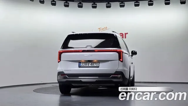 Kia Carnival 2024 thumb 4